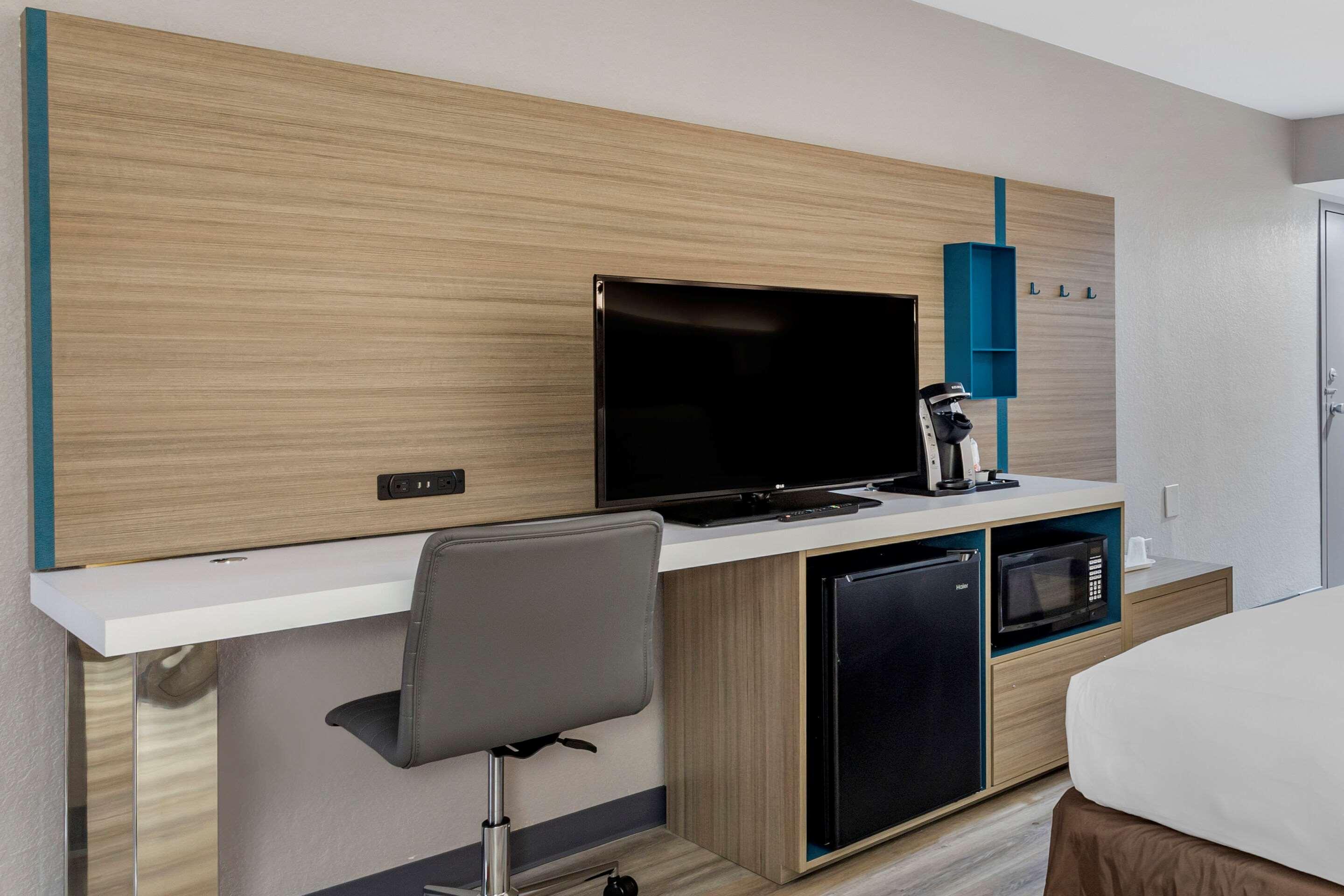 Clarion Hotel Fayetteville Εξωτερικό φωτογραφία