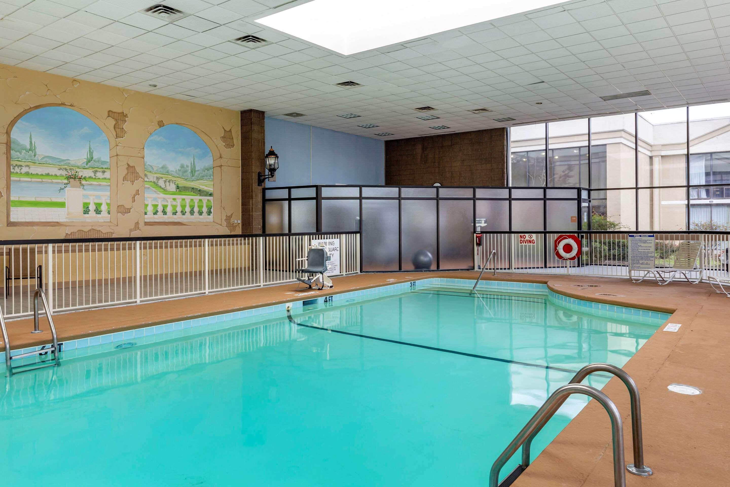 Clarion Hotel Fayetteville Εξωτερικό φωτογραφία