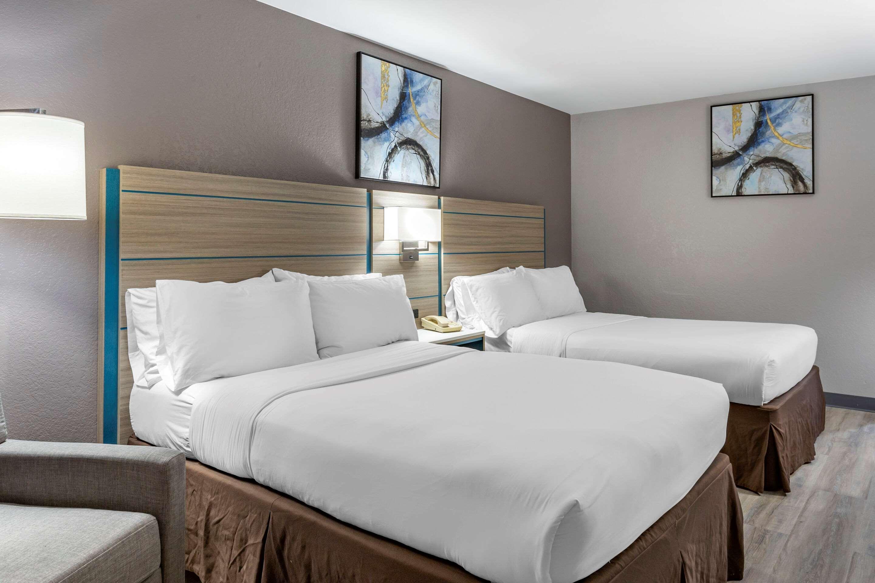 Clarion Hotel Fayetteville Εξωτερικό φωτογραφία