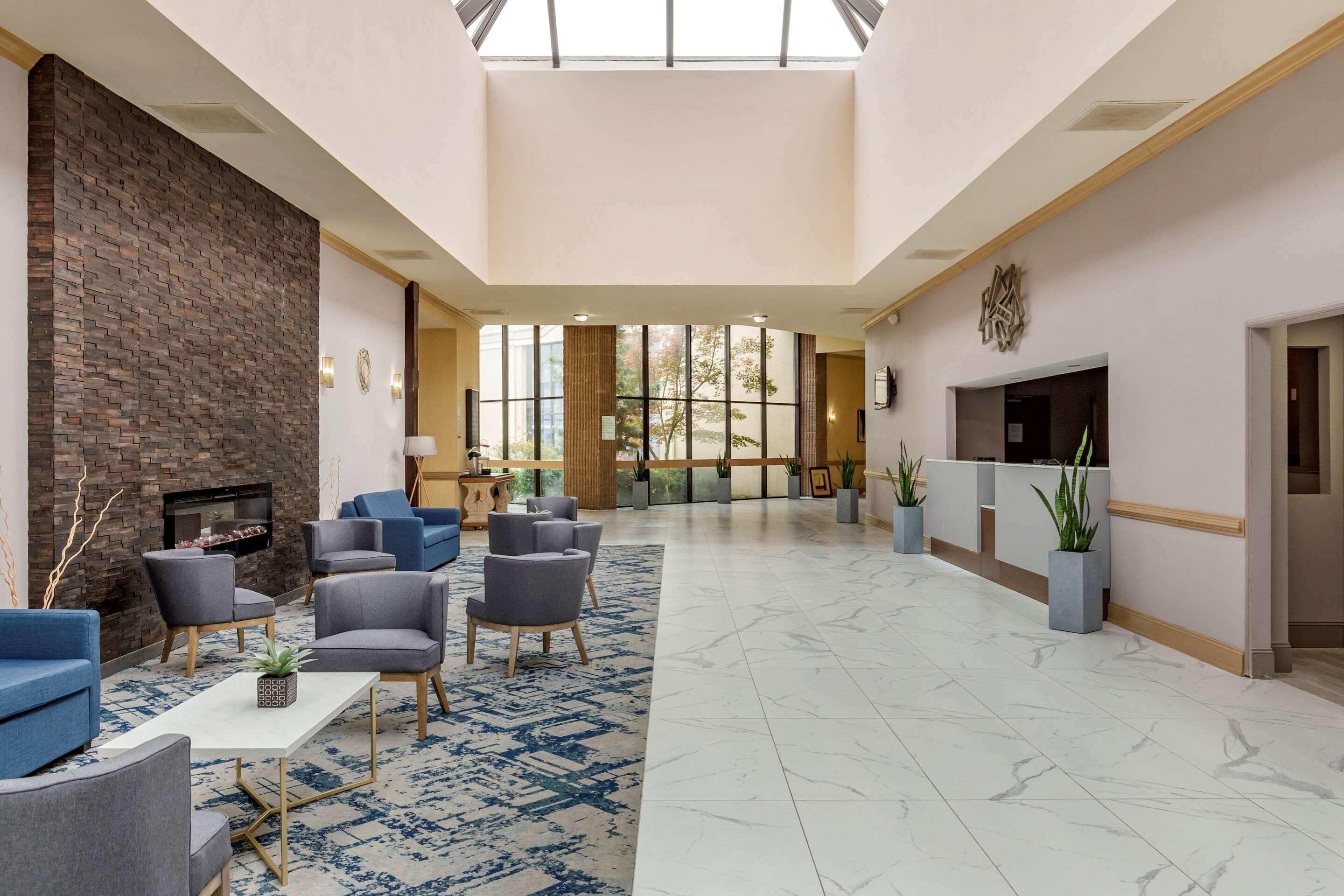 Clarion Hotel Fayetteville Εξωτερικό φωτογραφία