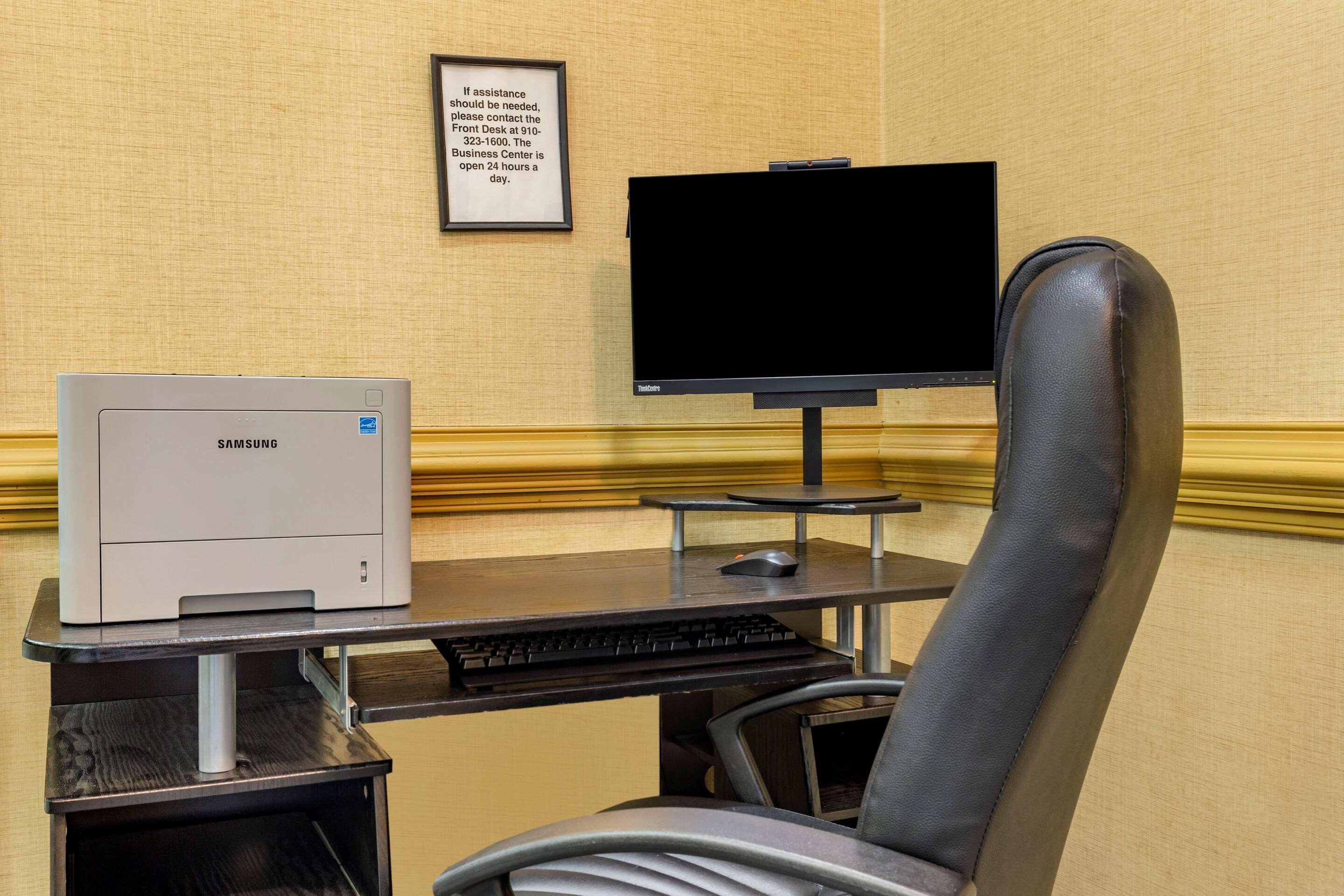 Clarion Hotel Fayetteville Εξωτερικό φωτογραφία