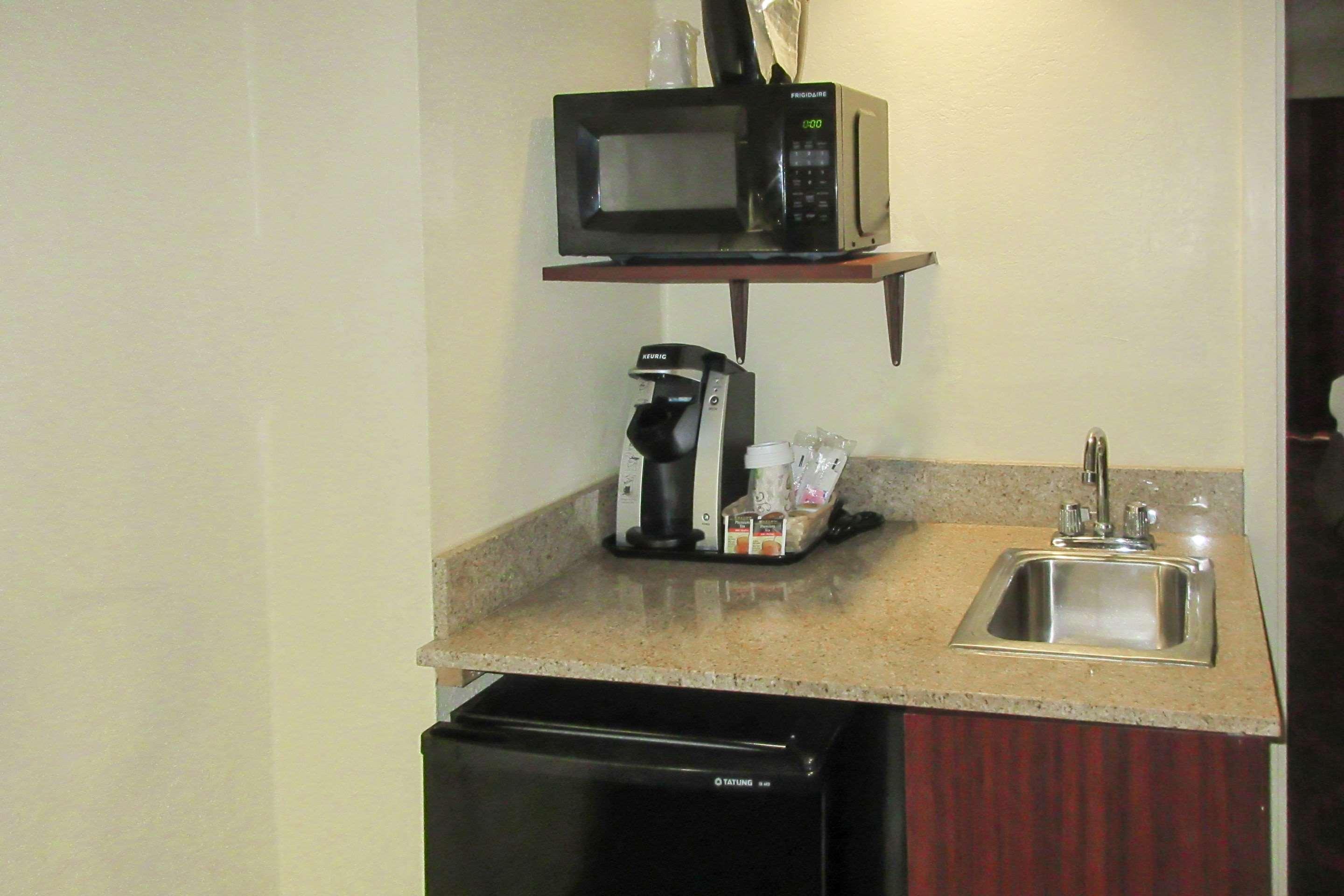Clarion Hotel Fayetteville Εξωτερικό φωτογραφία