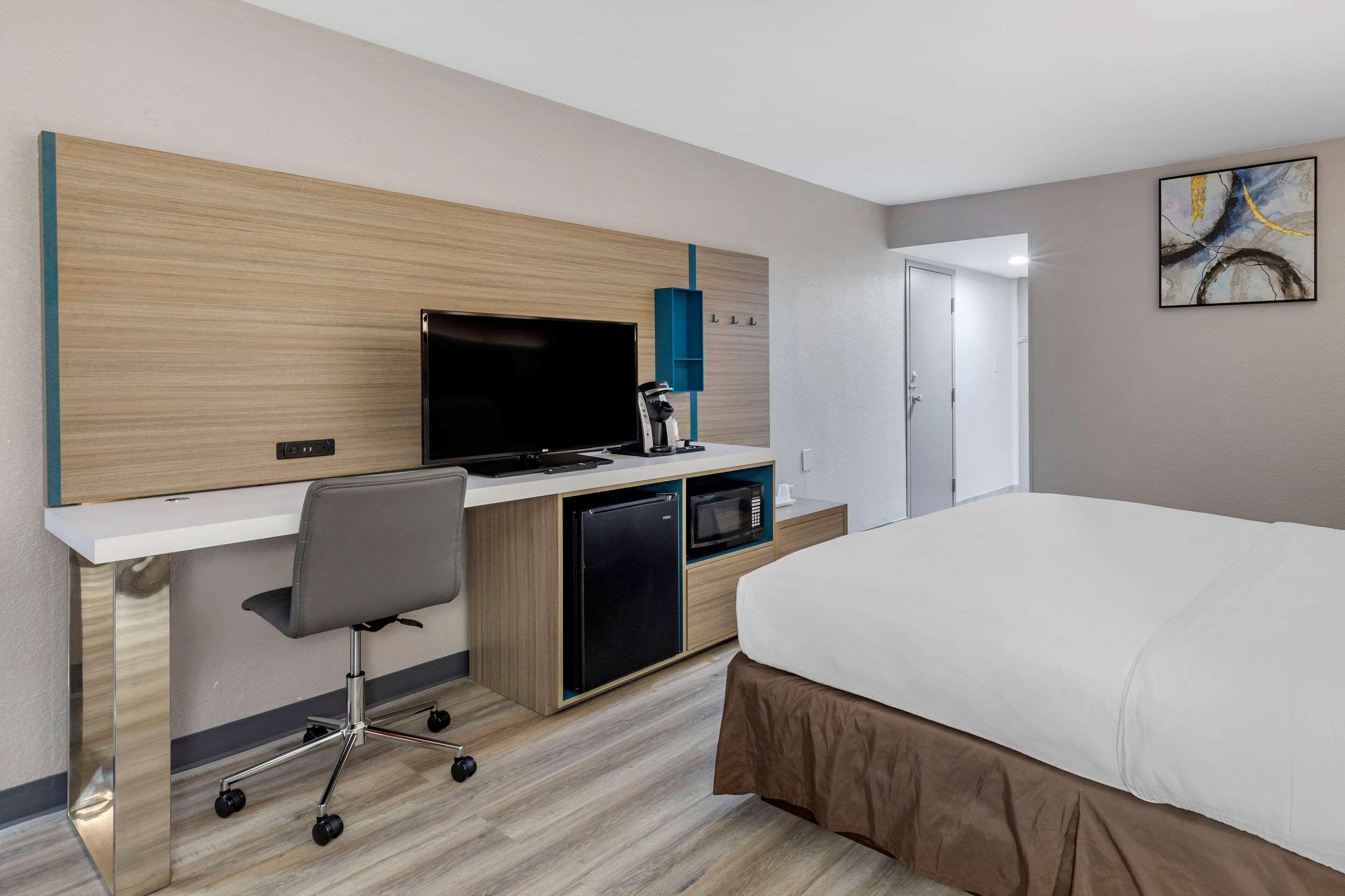 Clarion Hotel Fayetteville Εξωτερικό φωτογραφία