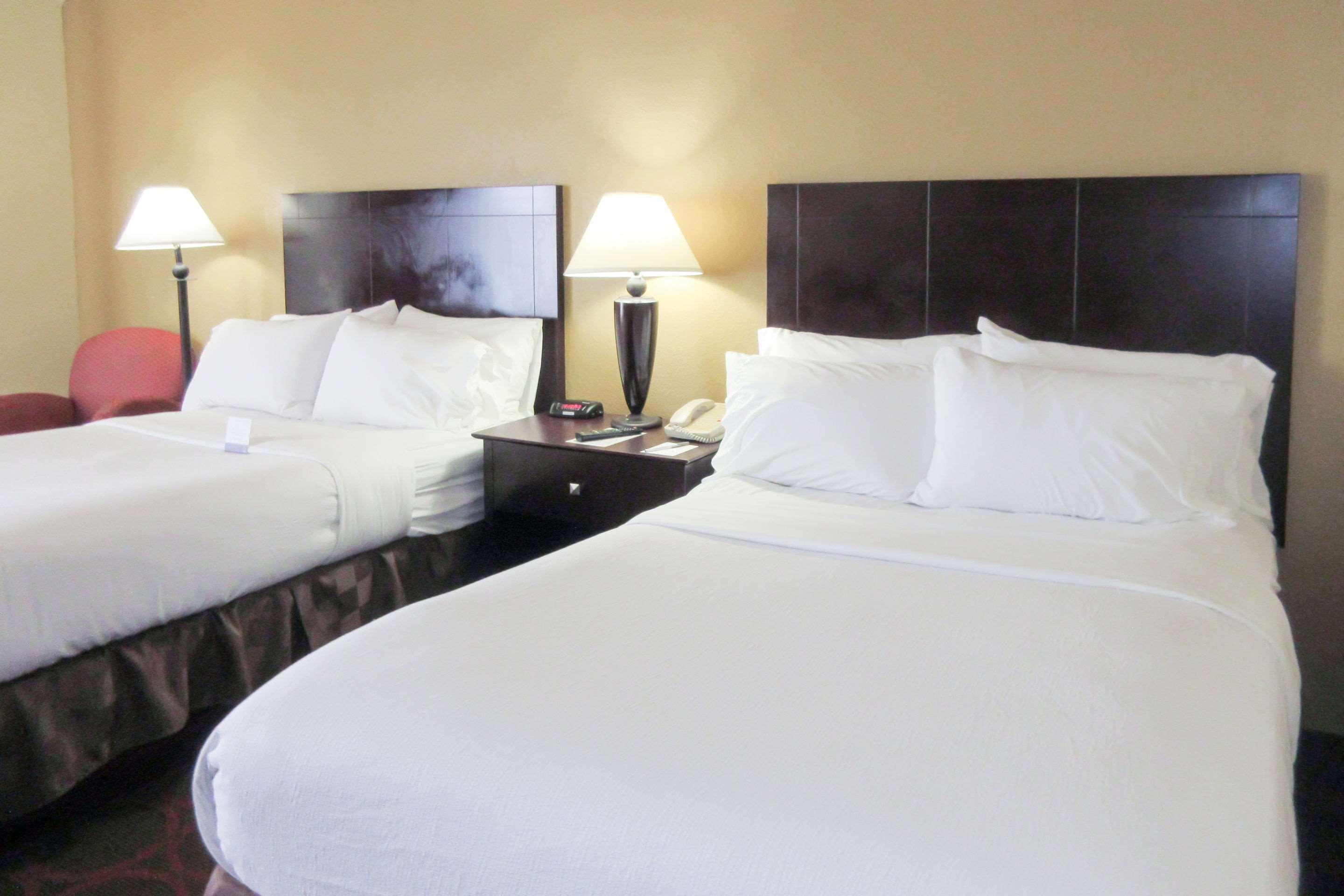 Clarion Hotel Fayetteville Εξωτερικό φωτογραφία