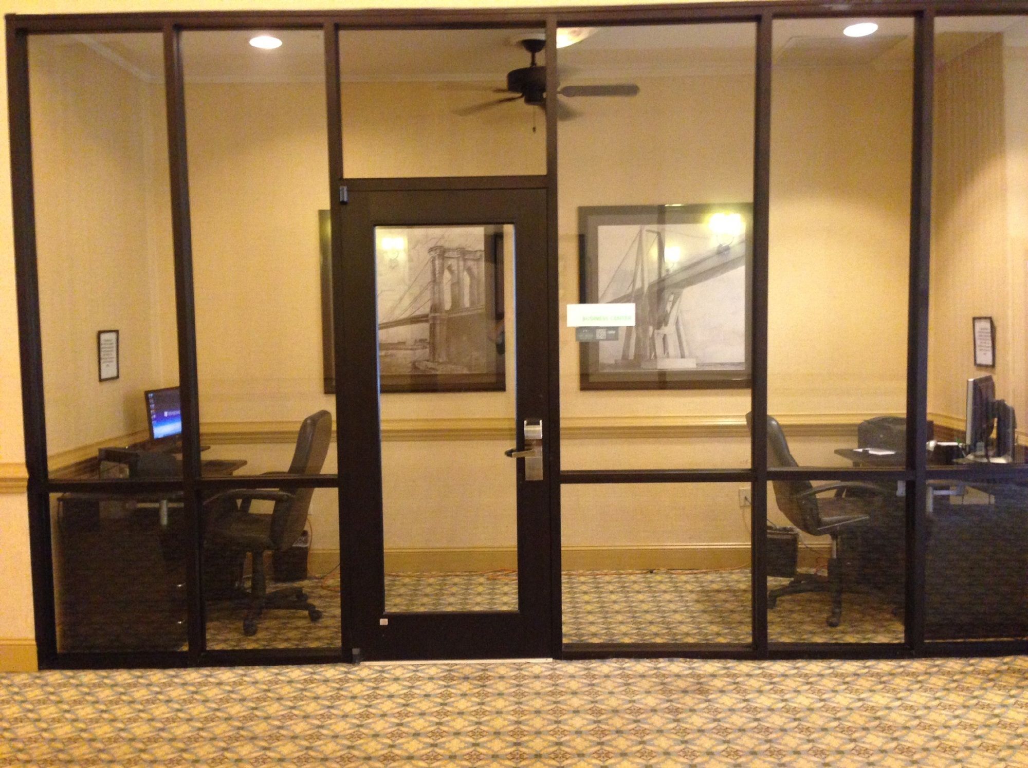 Clarion Hotel Fayetteville Εξωτερικό φωτογραφία